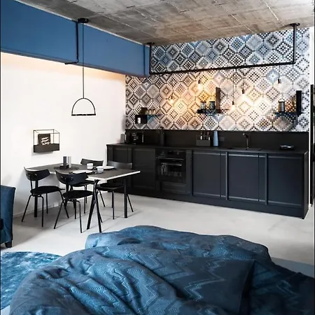 Blue Designer Loft - Noor Apartment *