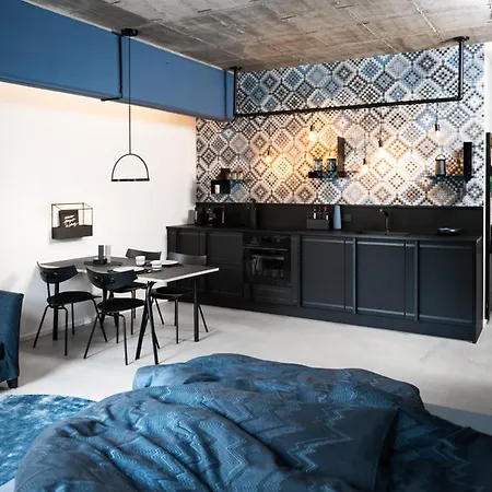 Blue Designer Loft - Noor Apartment *